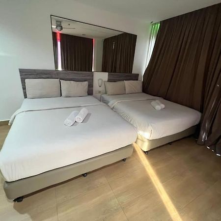 Tropical Hotel Kota Damansara Petaling Jaya Exterior photo